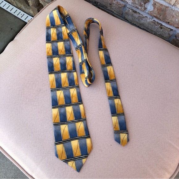 Bergeré Vintage Made In USA 💯 % Silk Yellow Blue Geometry Pattern Tie - Picture 3 of 8